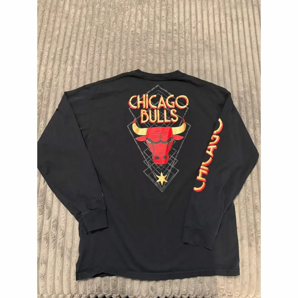 Chicago Bulls Nike Lot of 2 T-Shirts‎ Men’s Size Large